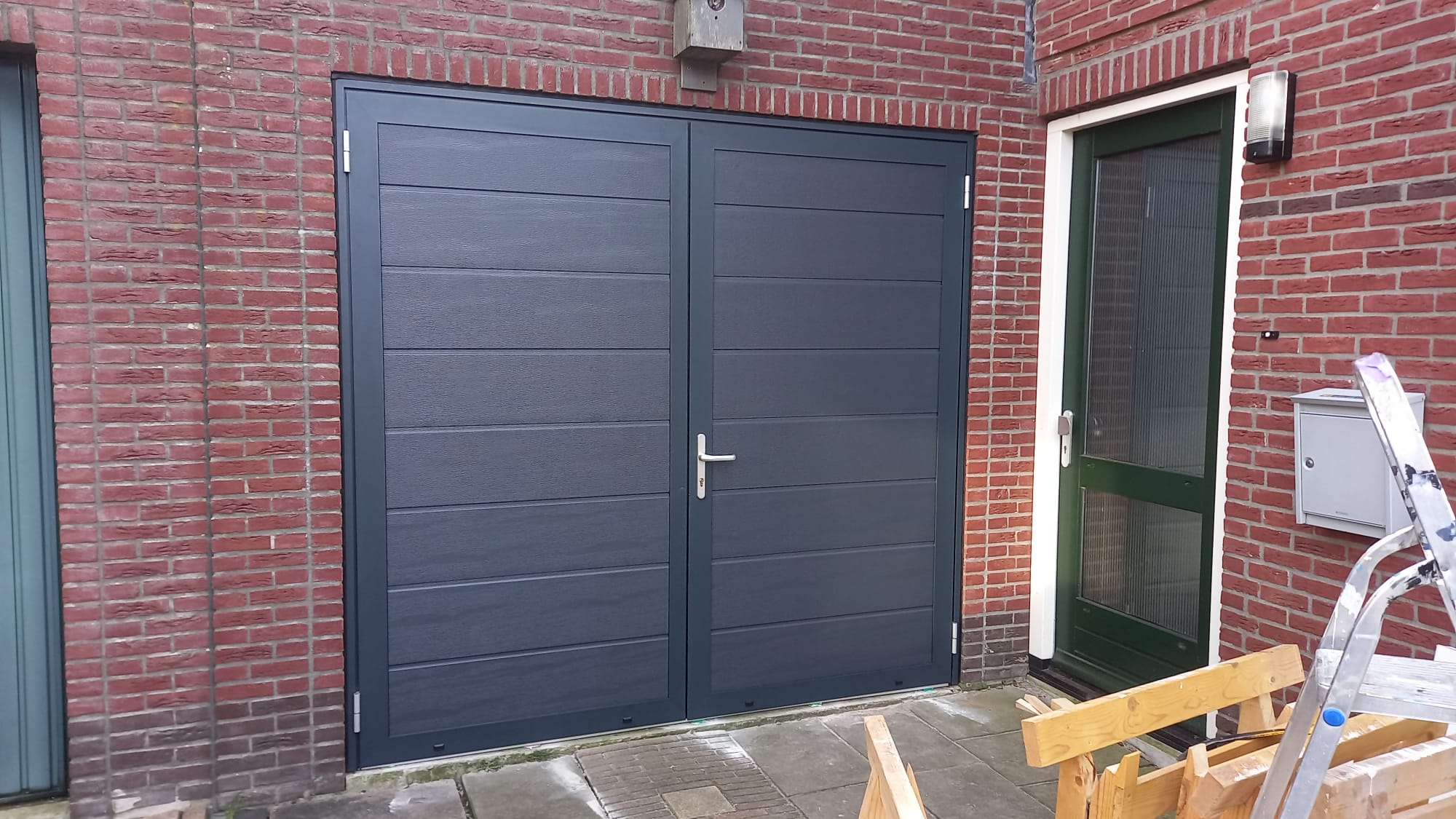 Openslaande Garagedeuren Op Maat Met Isolatie Dubbele Deuren Openslaande Garagedeuren Op Maat Met Isolatie Dubbele Deuren